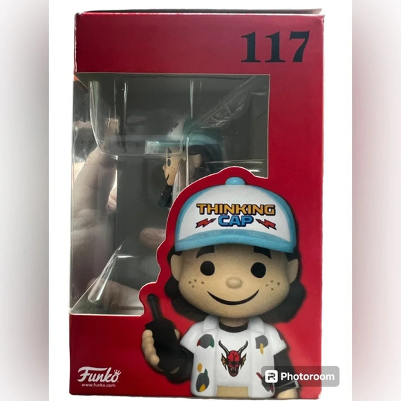 NIB Funko Minis Stranger Things 4 - Dustin Henderson Vinyl Figure - Picture 4 of 6